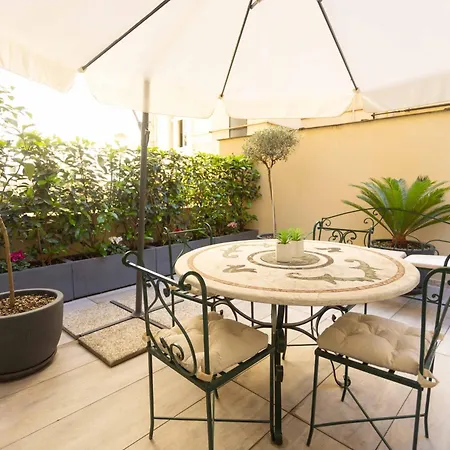 Domus Deorum Bed and breakfast 4*