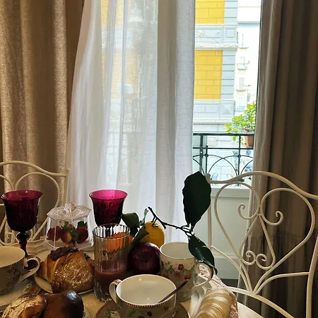 Domus Deorum Bed and breakfast Nápoles