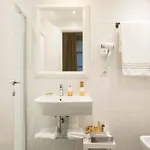 Domus Deorum Bed and Breakfast Νάπολη