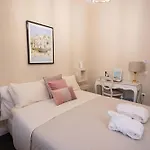 Bed and Breakfast Domus Deorum Νάπολη