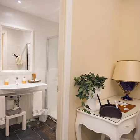 Domus Deorum Couette-café 4*