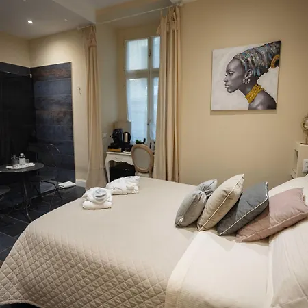 Domus Deorum Couette-café 4*