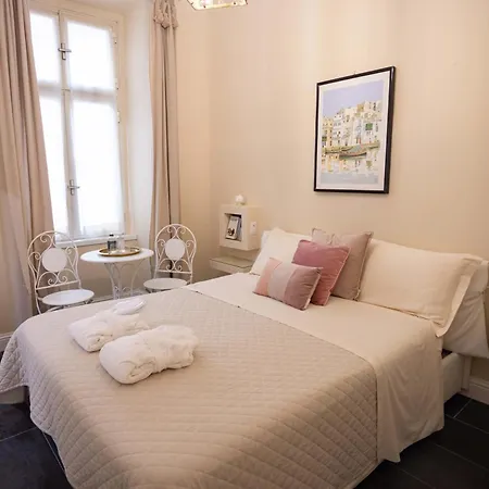 Domus Deorum 4* نابولي