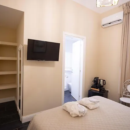 Domus Deorum 4* نابولي