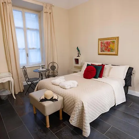 Domus Deorum Bed & Breakfast 4*