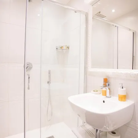 Domus Deorum Bed & Breakfast 4*
