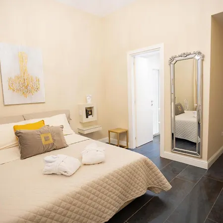 Domus Deorum Bed & Breakfast Napels