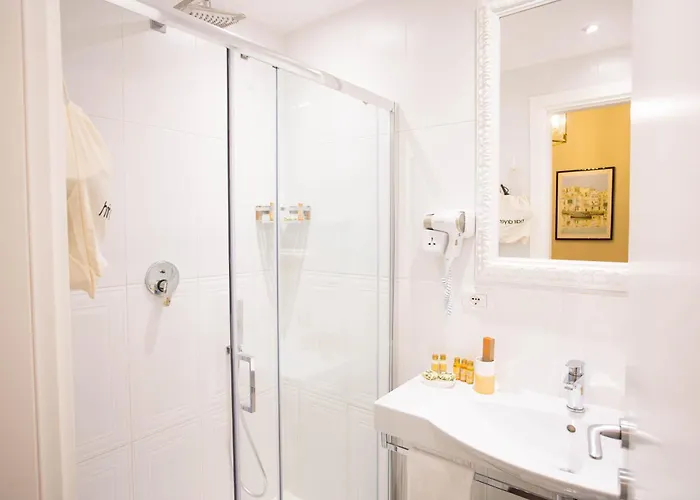 Domus Deorum Alojamento de Acomodação e Pequeno-almoço Nápoles