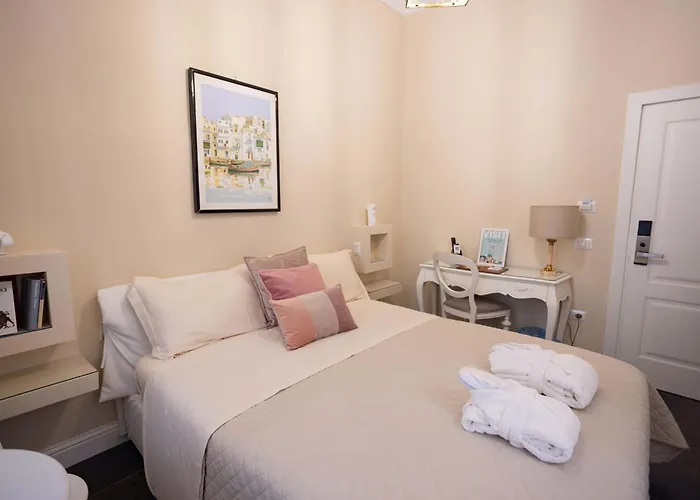 Alojamento de Acomodação e Pequeno-almoço Domus Deorum Nápoles