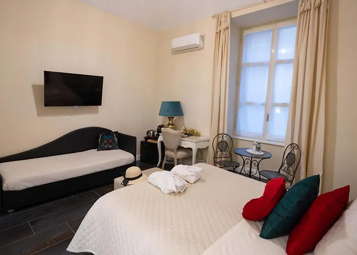 Alojamento de Acomodação e Pequeno-almoço Domus Deorum 4*