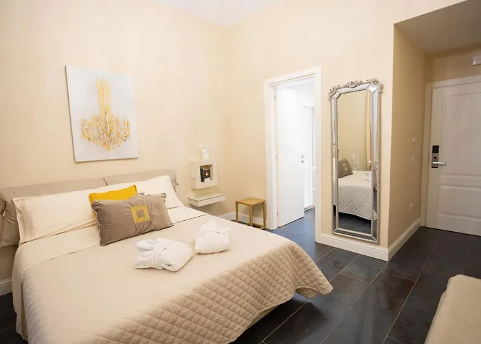 Domus Deorum Alojamento de Acomodação e Pequeno-almoço Nápoles