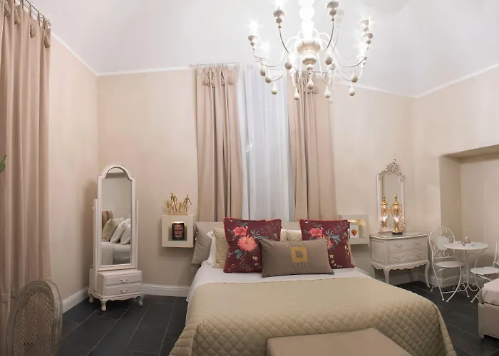 Domus Deorum Alojamento de Acomodação e Pequeno-almoço Nápoles